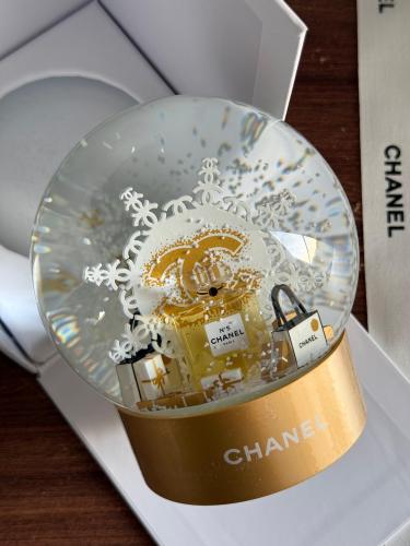 Balenciaga Snow Globe with Eiffel Tower design - E-SEVEN STORE
