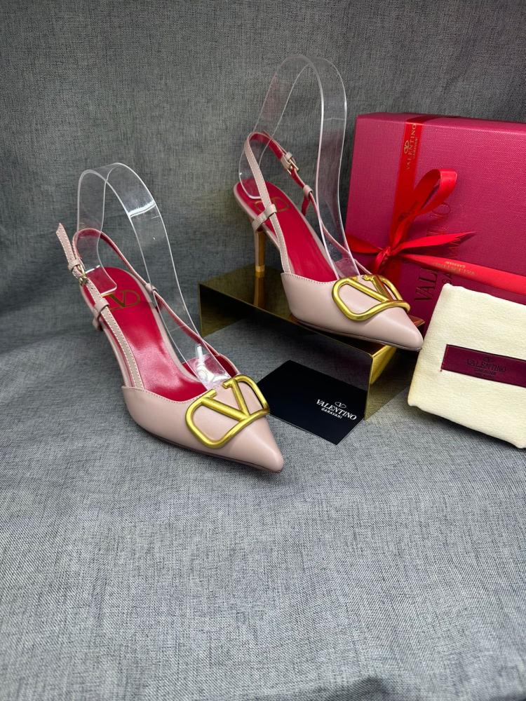 حذاء نسائي كعب عالي بحزام خلفي من فالنتينو مغلق لون لايت سومو
