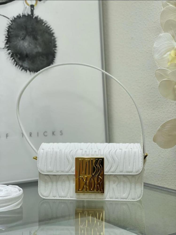 Dior バッグ DIOR | バッグ・クッションのパーソナリゼーション |ギフト
