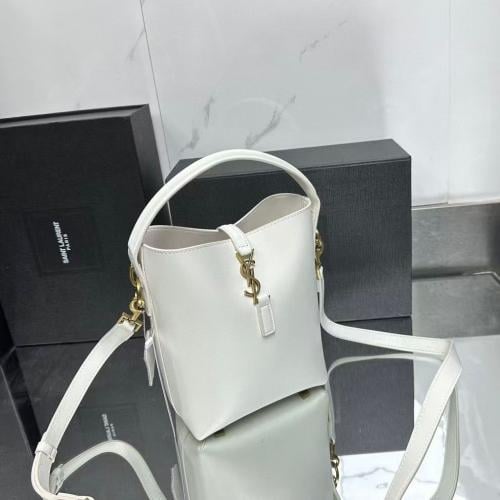 【関税＆送料込み】Saint Laurent Bag Saint Laurent 28cm black bag with chain - E-SEVEN STORE