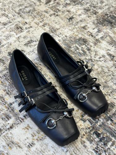 Elegant Celine slippers in luxurious leather, white and