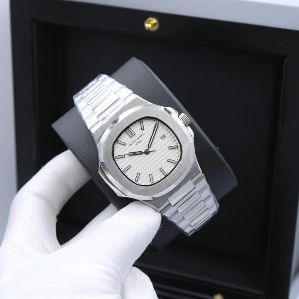 Patek Philippe Nautilus Men's Watch, Silver Color, Elegant