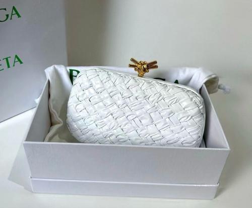 アン Bottega Veneta Judy large gold bag 44 cm high quality