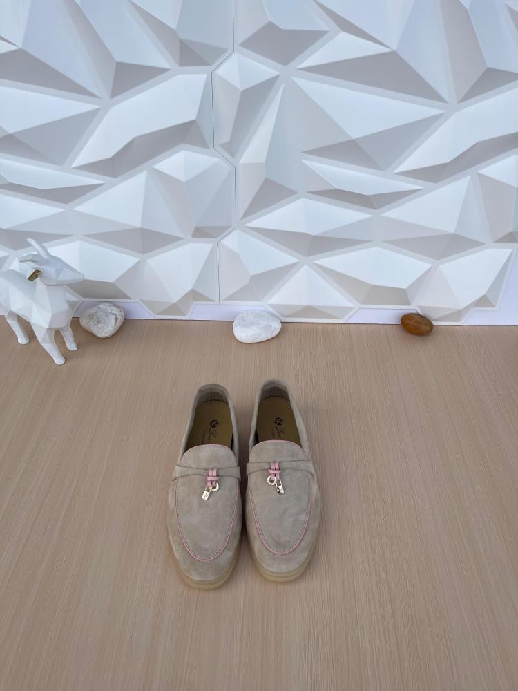 Comfortable, easy-to-wear shoes from Lorobiana in chocolate
