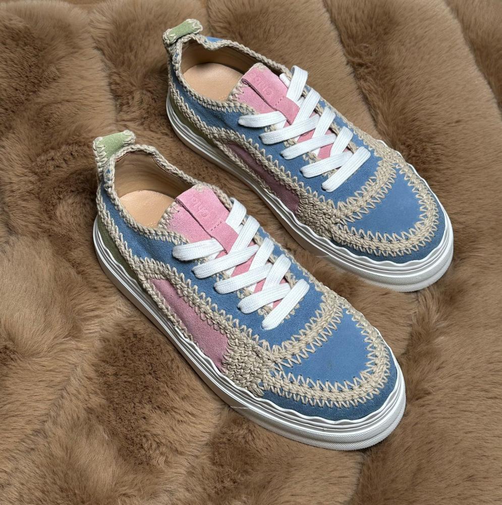 Chloe Women's Sporty Knit Sneakers in Blue and Pink