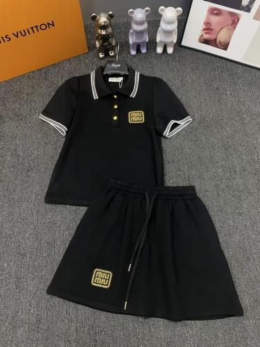 hisa様★専用★miu miu ブラック Tシャツ Sサイズ MIU MIU ブラック Tシャツ - メルカリ