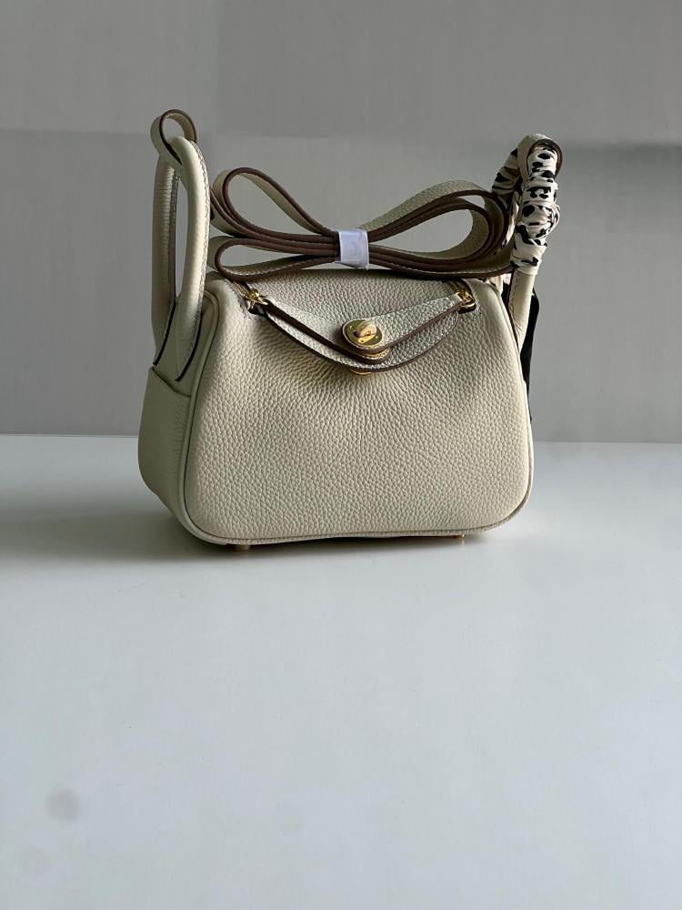 حقيبة نسائية هيرميس ميني ليندي 20سم لون ابيض