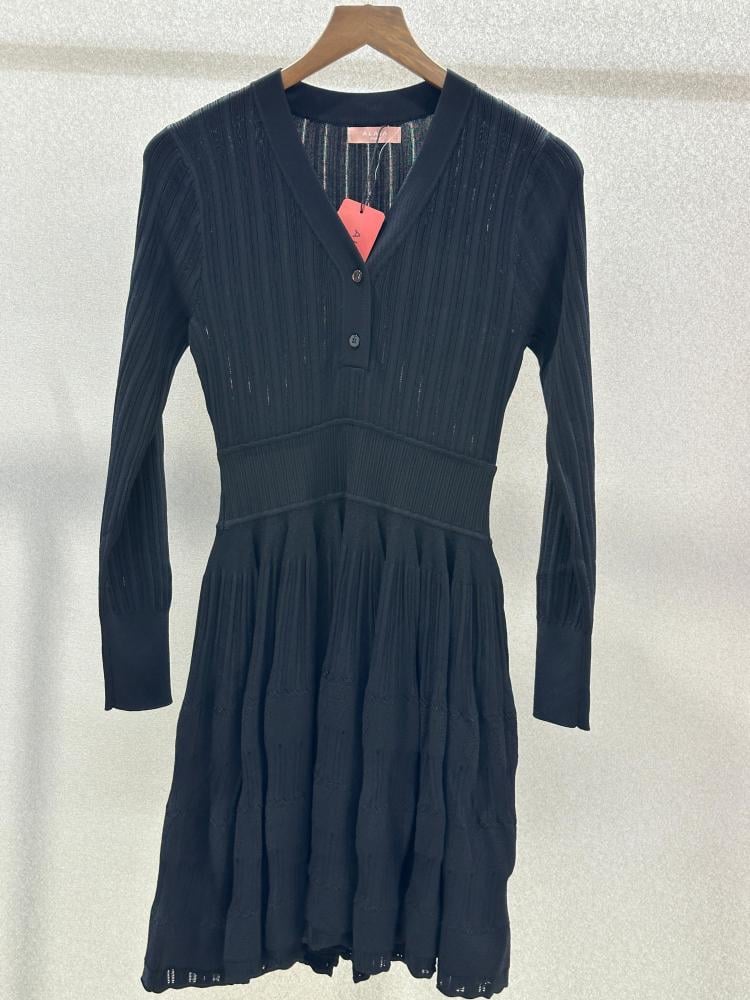 え Alayya long sleeve short dress with button collar in black