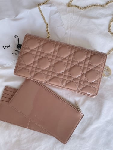 DIOR