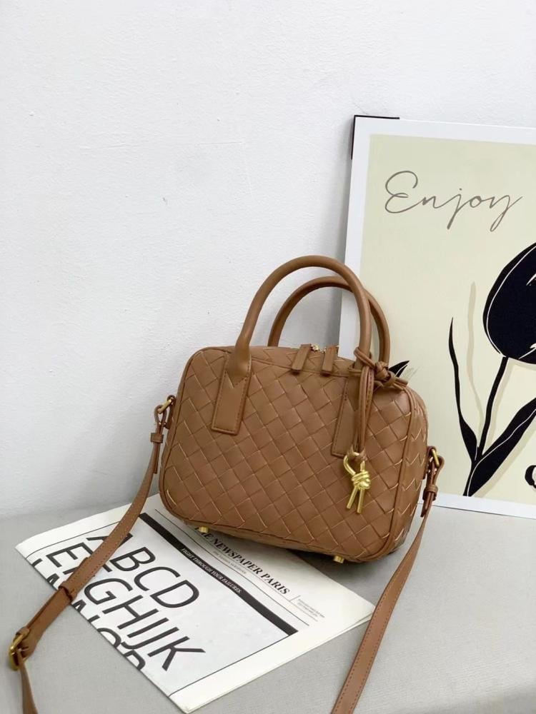 Bottega Veneta Brown Women's Zippered Bag