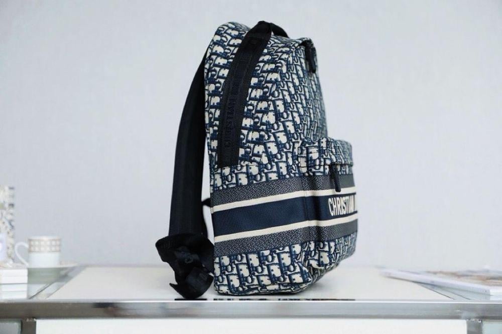 Dior 青 ブラック　ロゴバックパック Dior backpack with brand logo, black - E-SEVEN STORE