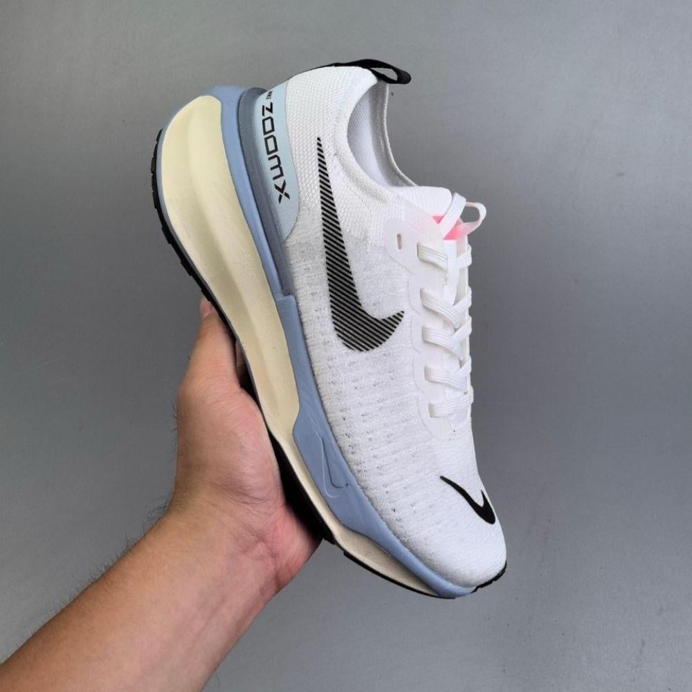 zoom sneakers