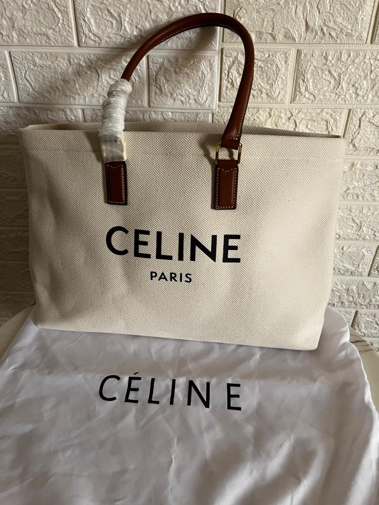 Celine 41 cm large bag in white with handle - E-SEVEN STORE