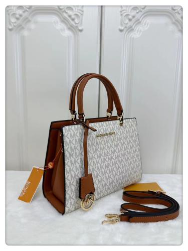 Gucci Horsebit Shoulder Bag with Long Strap in White Beige - E