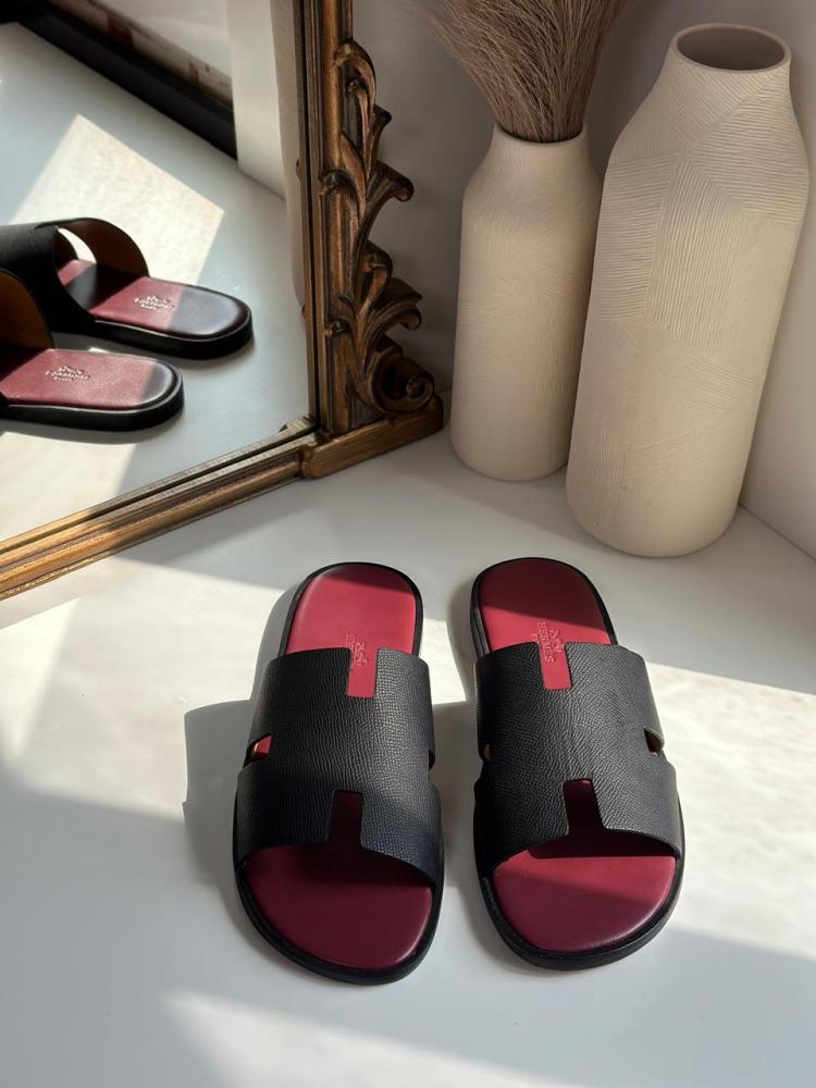 سليبر ايرميز اوران للرجال لون اسود وخمري أنيق