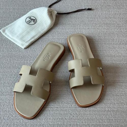 Hermes Oran Flat Women's Light Choco Slide | ESEVEN STORE