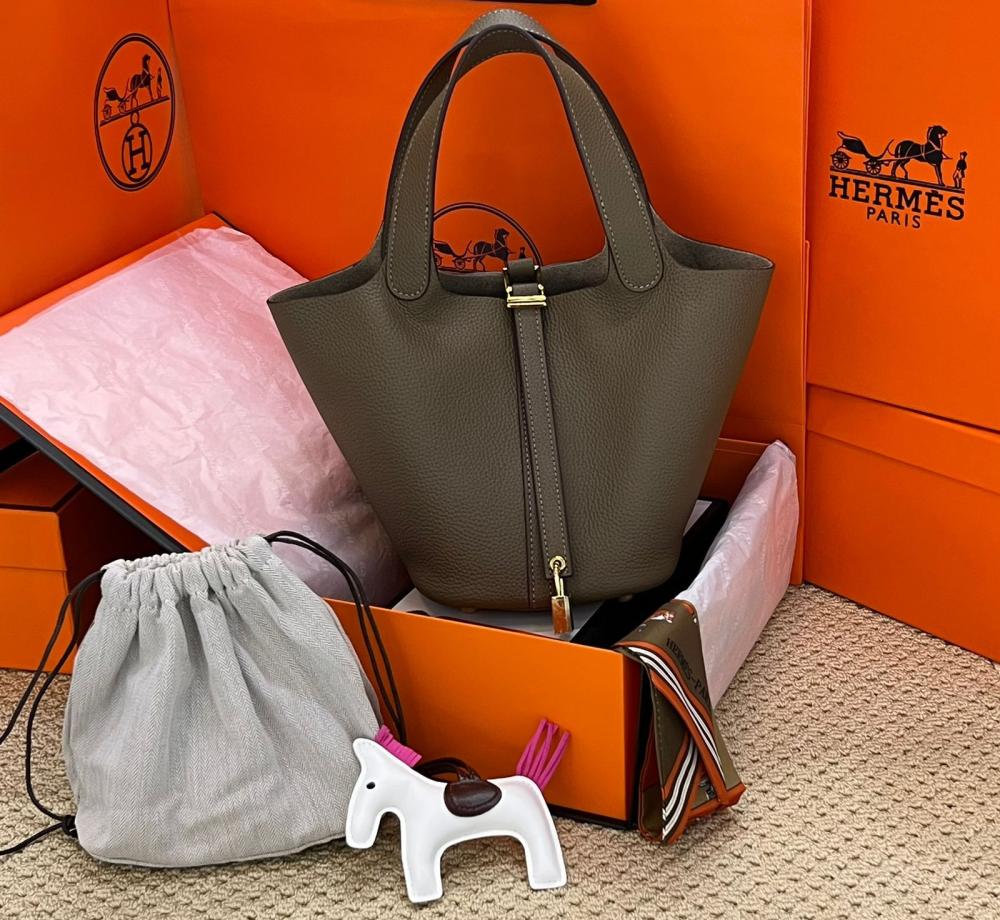 حقيبة جلد حبيبات هيرميس بيكوتين لون بني أنيق بمقابض علوية