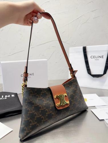 CELINE　ベア Celine luxury leather shoulder bag with the brand's logo in black