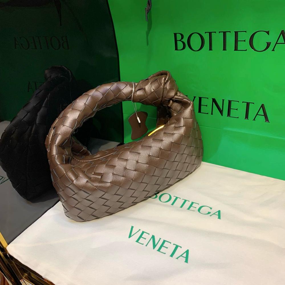 Bottega Veneta バニティバッグ チョコレート ボッテガ・ヴェネタ25年春夏バッグ「バンバン」“編み込みレザー×豊富な