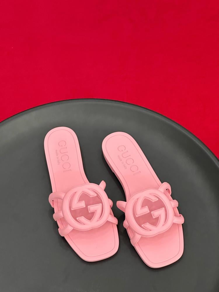 Gucci Women's Summer Flat Slipper with Interlocking Logo in Pink
