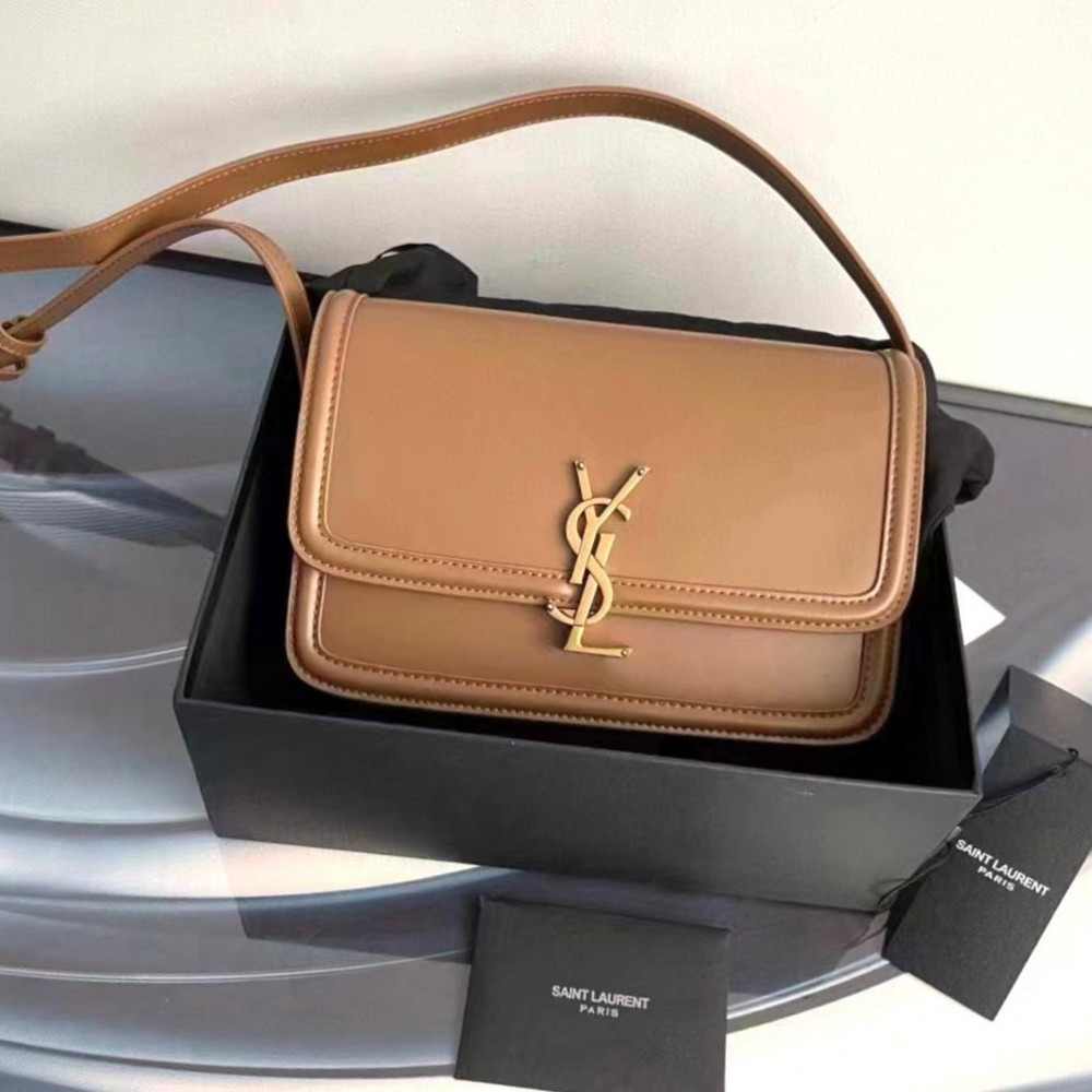 حقيبة يد سان لوران جلد بني فاخر مع قلاب YSL
