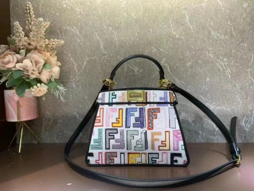 حقيبة فيندي نويفو وايت 20CM
