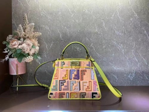حقيبة فيندي نويفو يالو 20CM