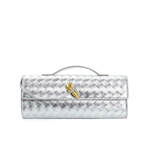 حقيبة بوتيغا نسائية Clutch Andiamo جلدية فضي