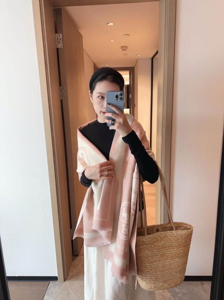 極美品☆HERMES エルメス 22AW 2H2623DA ウール100％ Hジャガード スキッパー 長袖 ニット ピンク 42 イタリア製 正規品 レディース 極美品☆HERMES エルメス 22AW 2H2623DA ウール100％ Hジャガード