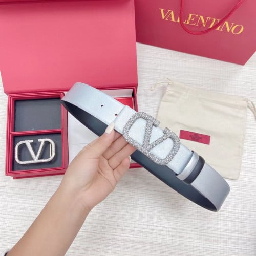 حزام فالنتينو شعار V فضي بوجهين نسائي