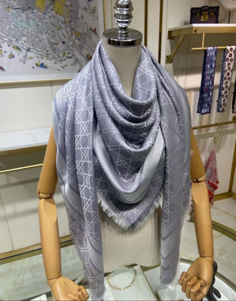 سكارف نسائي ديور