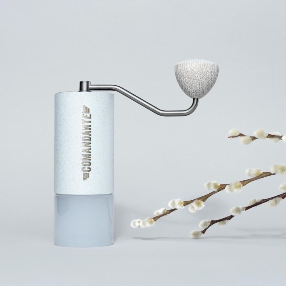 طاحونة كوماندانتي ابيض الثلج - اصدار Comandante Snow White | MK4