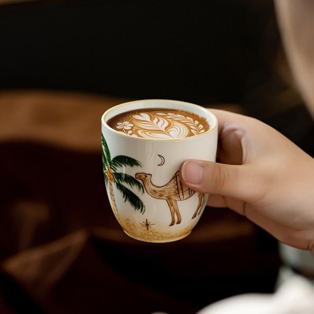 كوب قهوة سيراميك بتصميم نخلة وجمال – سعة 230 مل