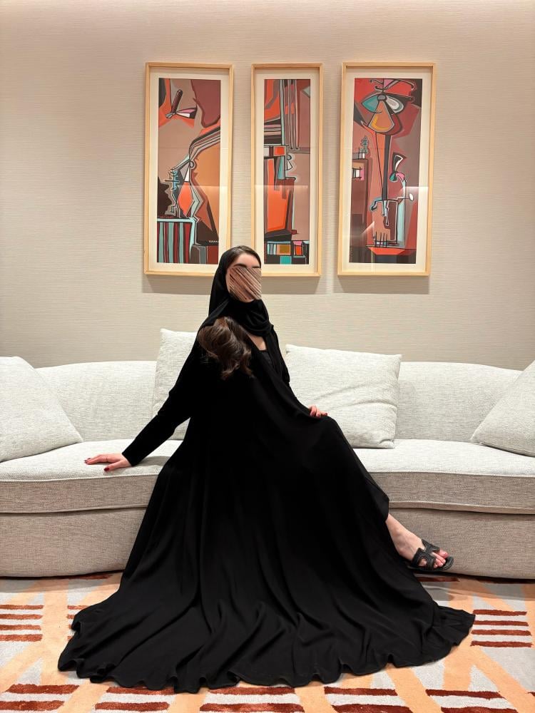 لارا اكمام مخمل