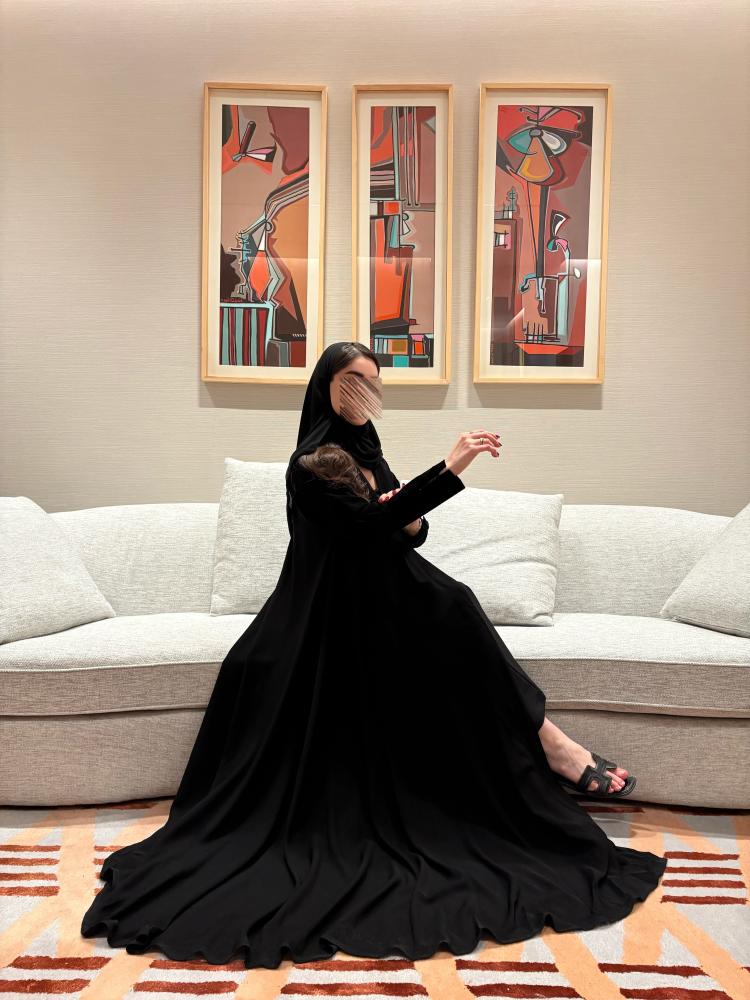 لارا اكمام مخمل