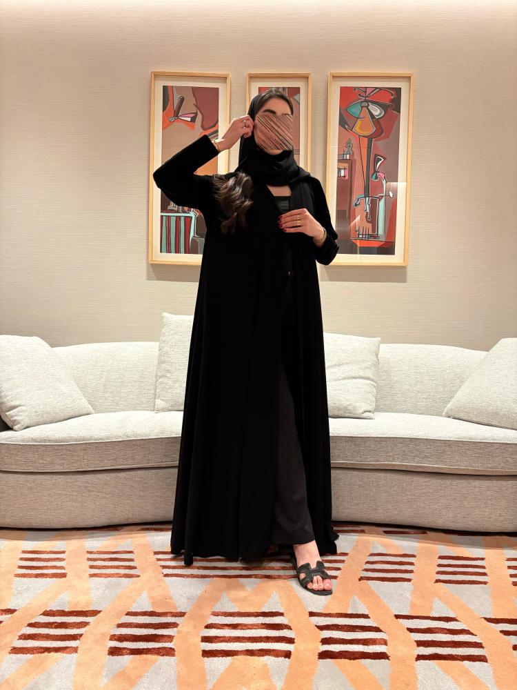 لارا اكمام مخمل