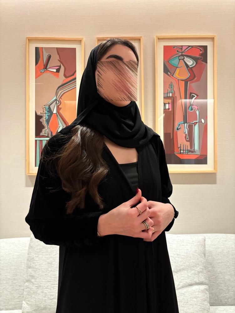 لارا اكمام مخمل