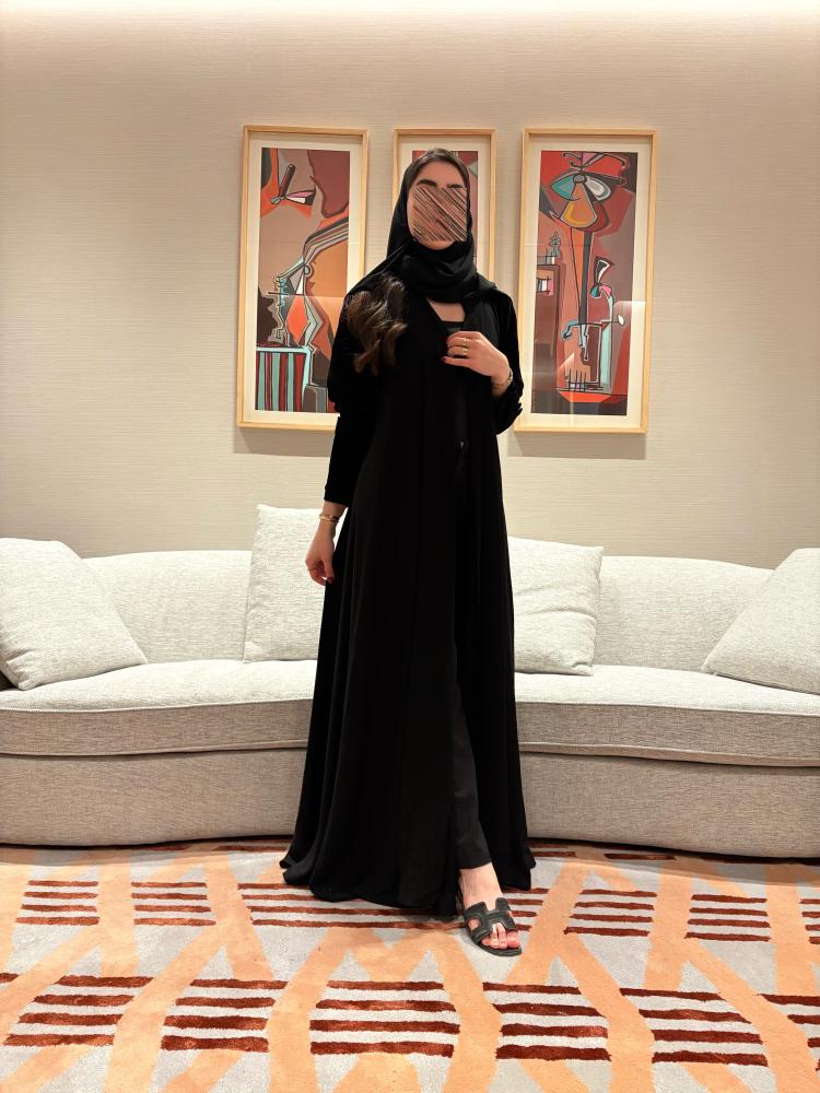 لارا اكمام مخمل