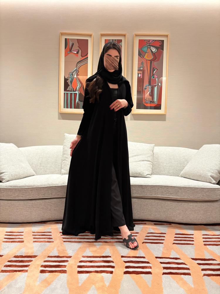 لارا اكمام مخمل