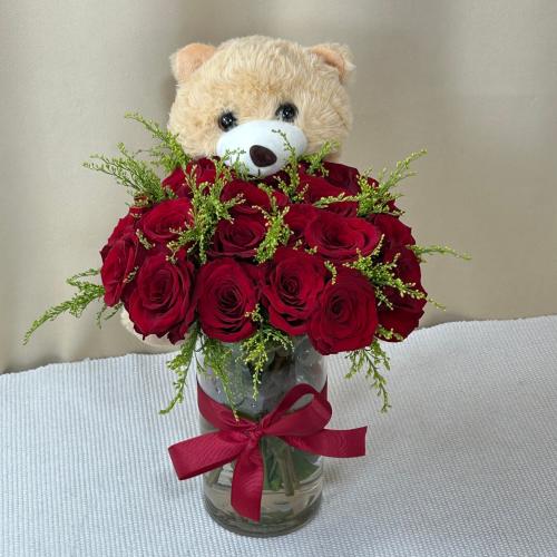 فازة ورد مع دب