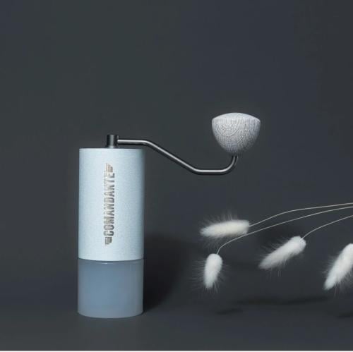 طاحونة كوماندانتي لون مميز ابيض الثلج MK4