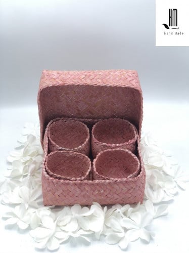 صندوق حجم 20سم لون وردي مكون من 4 صناديق صغيره مع غطاء