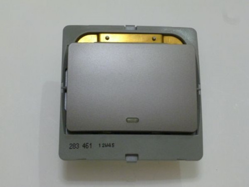 مفتاح مفرد 20 امبير مع لمبة 2 خط