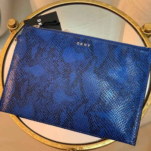 Pouch Dkny أصغر من A4 |24-17cm