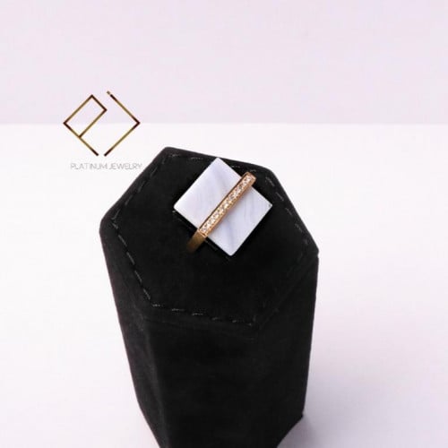 خاتم فضة عيار 925 مطلي ذهب اصفر مرصع بالزركون و حجر طبيعي