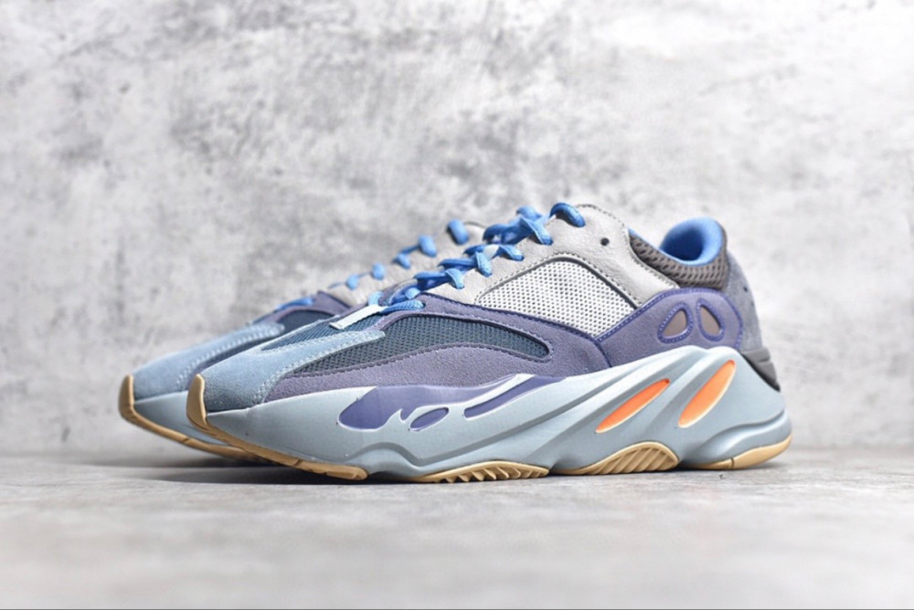 Adidas Yeezy Boost700