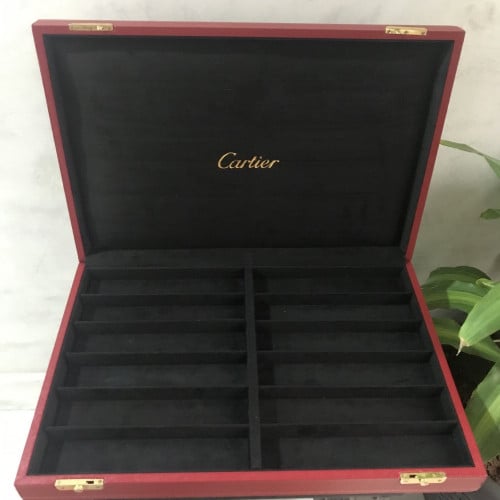 صندوق نظارات كارتير