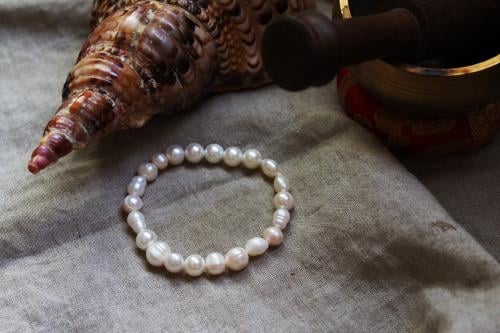 Small: Freshwater White Pearls Bracelet