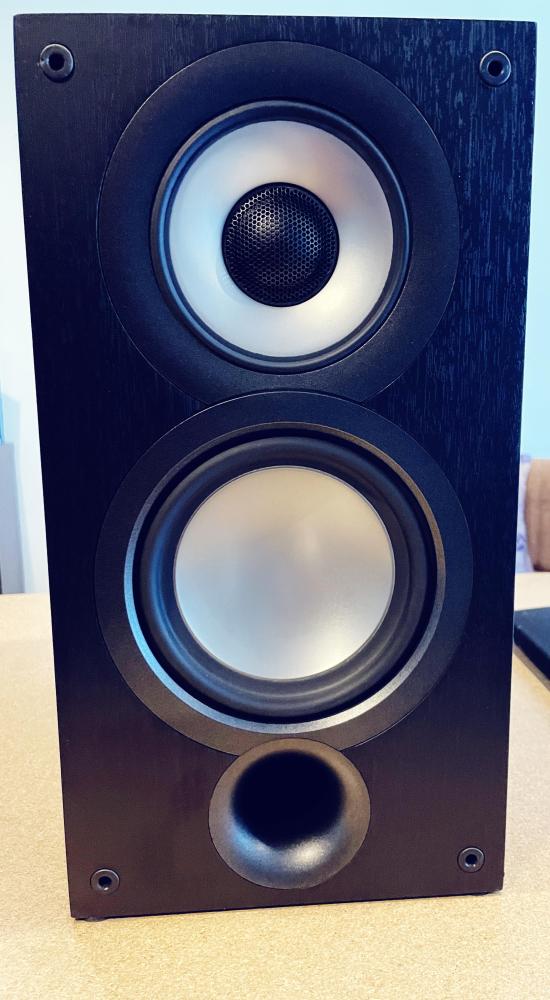 ELAC Uni-Fi 2.0 UB5 (Pair) مستعملة مثل الجديدة
