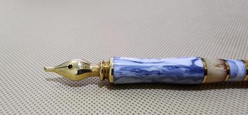 قلم الآغا (ملون أزرق - ذهبي) 2.0 ملم